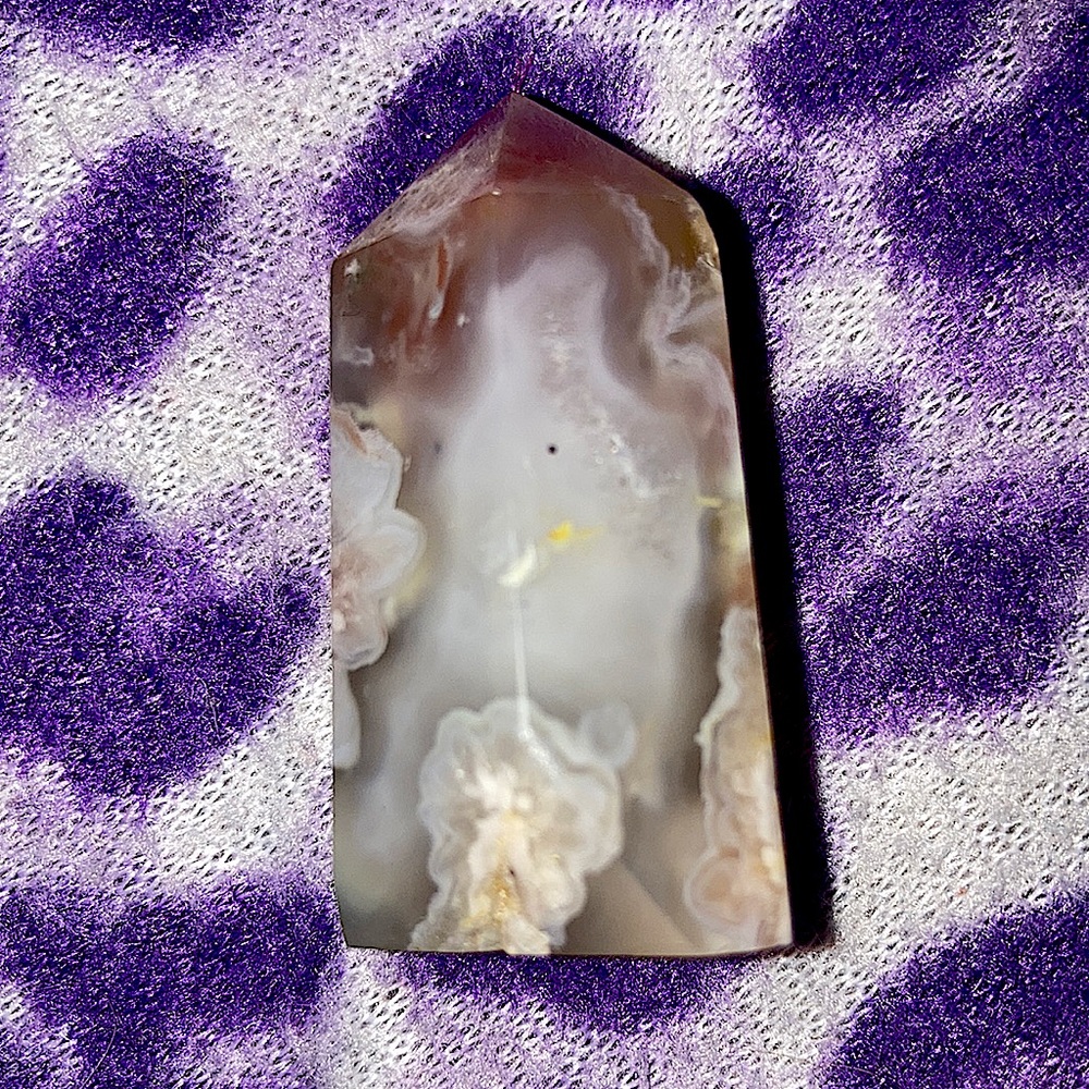 Rose Flower Agate Tower